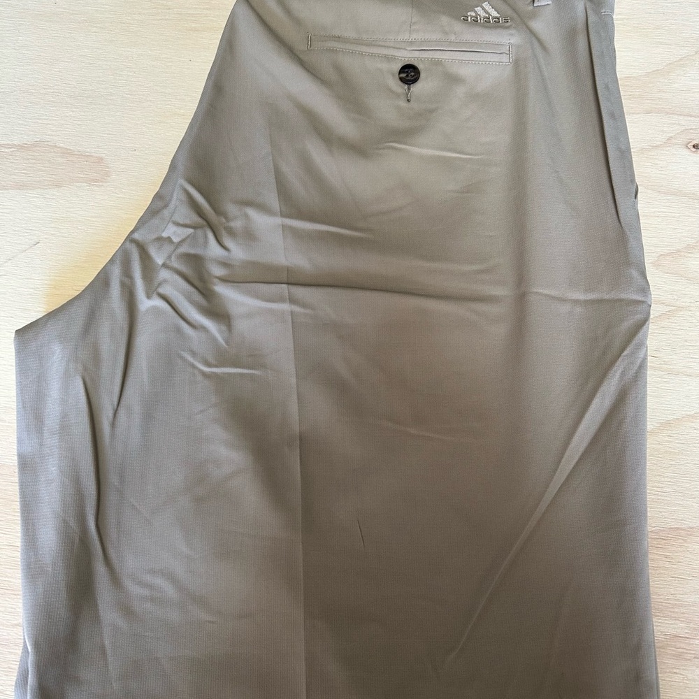 Adidas golf shorts Tan New With tags Sz 40